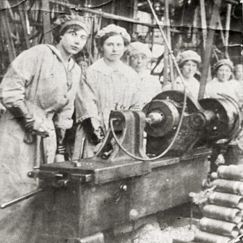 Women munitions workers at Paxman in 1916